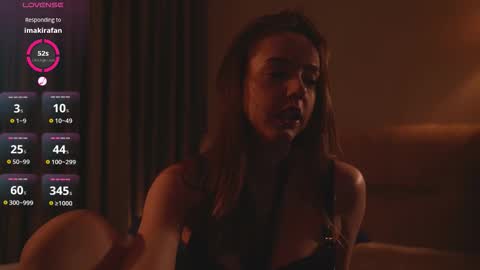 Snapshot of money_banny chatting on 09-25-25, 04:11 Emily online show from 09-25-25, 04:11