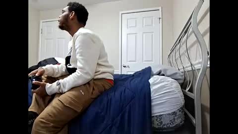 moneyboysaveg548 online show from 03-10-26, 10:15