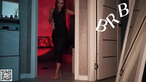 Snapshot of moni_carroll chatting on 10-04-25, 05:44 Monia Help me get 20000 subscribers online show from 10-04-25, 05:44