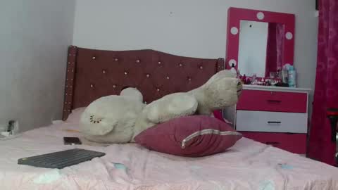 Snapshot of monica631590 chatting on 09-20-25, 03:29 Monica online show from 09-20-25, 03:29