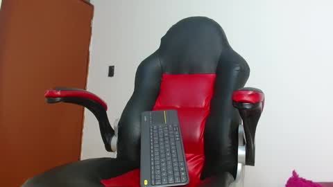 Snapshot of monica631590 chatting on 10-12-25, 01:48 Monica online show from 10-12-25, 01:48