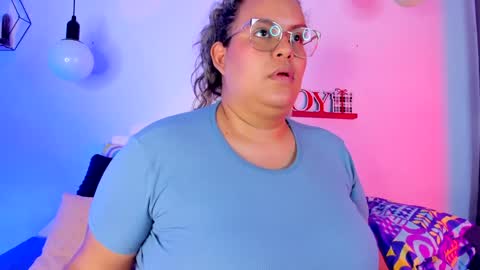 aleja      independent model       online show from 01-17-25, 12:42