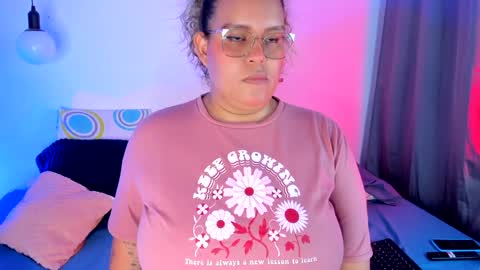 aleja      independent model       online show from 01-30-25, 11:13