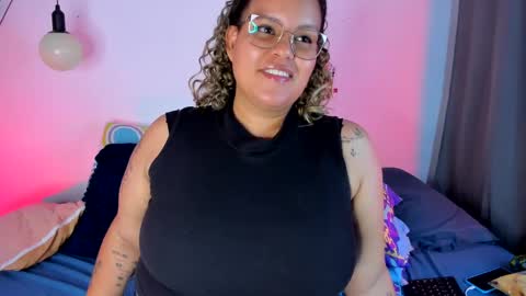 aleja      independent model       online show from 02-17-25, 09:41