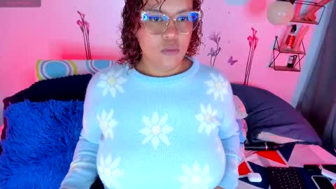 aleja      independent model       online show from 09-23-25, 12:46