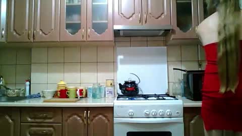 Monica online show from 10-09-25, 09:02