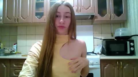 Snapshot of monica_tamayo chatting on 03-20-26, 08:57 Monica online show from 03-20-26, 08:57