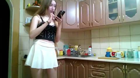 Snapshot of monica_tamayo chatting on 03-30-26, 08:10 Monica online show from 03-30-26, 08:10