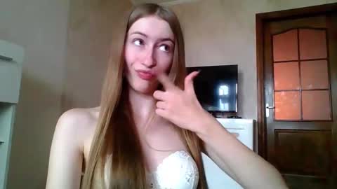 Monica online show from 05-07-26, 12:10