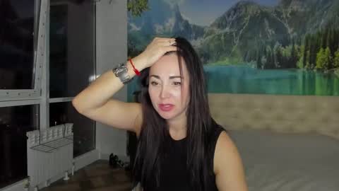 monica_weisss online show from 01-04-25, 12:05