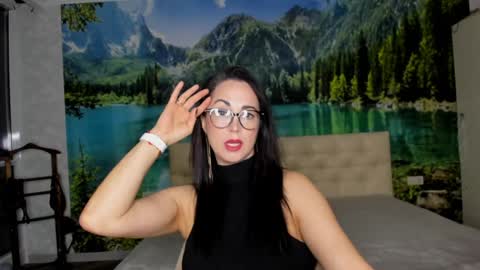 monica_weisss online show from 01-15-25, 09:41