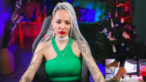 Snapshot of monicamaxwel chatting on 12-28-24, 11:52 Monika online show from 12-28-24, 11:52