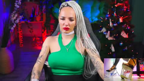 Snapshot of monicamaxwel chatting on 12-28-24, 06:29 Monika online show from 12-28-24, 06:29
