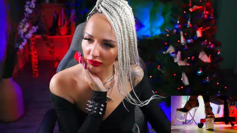 Snapshot of monicamaxwel chatting on 12-29-24, 03:57 Monika online show from 12-29-24, 03:57