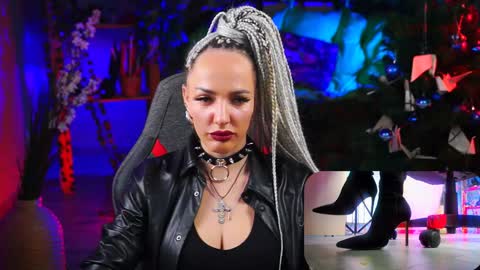 Snapshot of monicamaxwel chatting on 01-08-25, 11:54 Monika online show from 01-08-25, 11:54