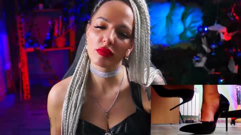 Snapshot of monicamaxwel chatting on 01-13-25, 03:26 Monika online show from 01-13-25, 03:26