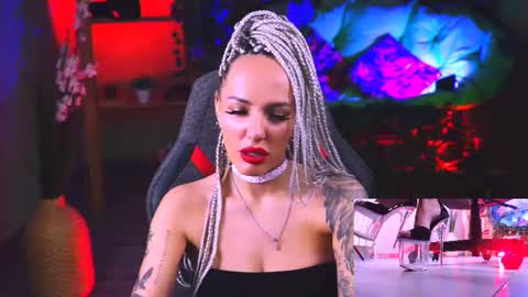 Snapshot of monicamaxwel chatting on 02-12-25, 11:40 Monika online show from 02-12-25, 11:40