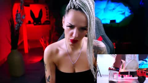 Snapshot of monicamaxwel chatting on 02-25-25, 11:41 Monika online show from 02-25-25, 11:41