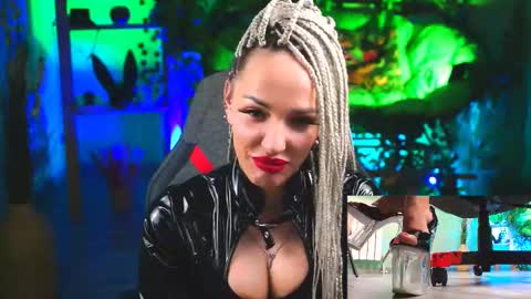 Snapshot of monicamaxwel chatting on 02-28-25, 12:20 Monika online show from 02-28-25, 12:20