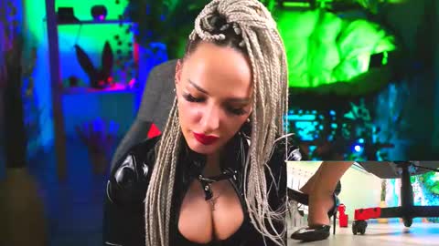 Snapshot of monicamaxwel chatting on 02-28-25, 06:41 Monika online show from 02-28-25, 06:41