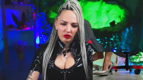 Snapshot of monicamaxwel chatting on 03-03-25, 12:27 Monika online show from 03-03-25, 12:27