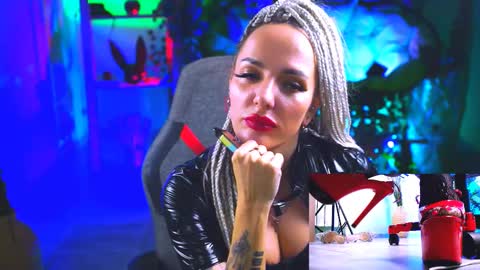 Snapshot of monicamaxwel chatting on 03-10-25, 06:01 Monika online show from 03-10-25, 06:01