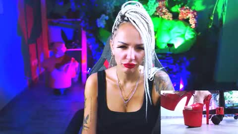 Snapshot of monicamaxwel chatting on 09-16-25, 11:22 Monika online show from 09-16-25, 11:22