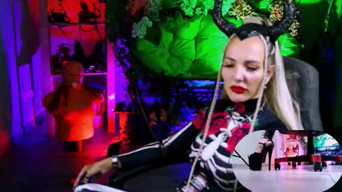 Monika online show from 10-31-25, 11:55