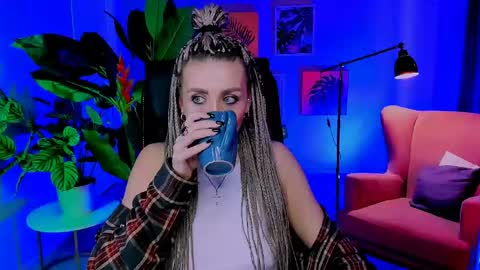 monicariley online show from 05-05-26, 10:01