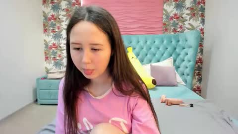 Snapshot of monicasway chatting on 12-05-25, 04:14 Monica online show from 12-05-25, 04:14