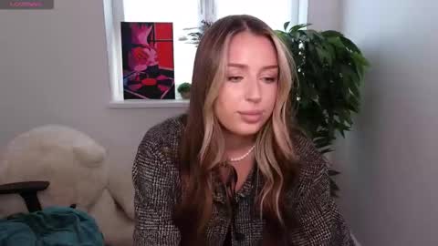 Monica online show from 09-21-25, 01:13