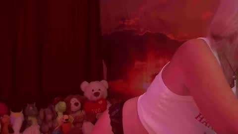 Monika    online show from 10-16-25, 12:44