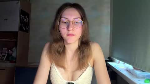 Mia online show from 06-09-26, 04:29