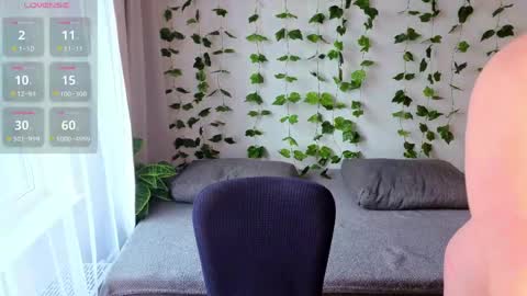 Snapshot of monikfoxy chatting on 04-24-26, 04:59 Monik online show from 04-24-26, 04:59