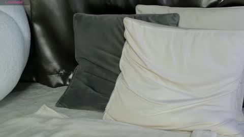 Snapshot of monique_a chatting on 03-07-25, 10:13 Ask me online show from 03-07-25, 10:13