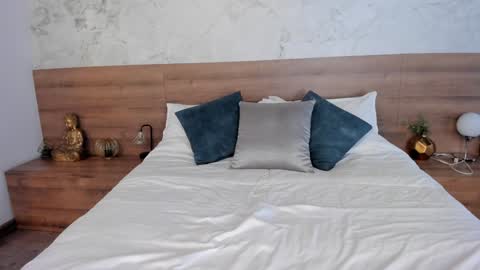 Monique  online show from 01-31-25, 07:29