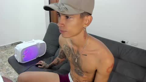 Snapshot of monkeyd_66 chatting on 01-12-25, 08:36 monkeyd_66 online show from 01-12-25, 08:36