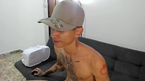 Snapshot of monkeyd_66 chatting on 01-12-25, 02:41 monkeyd_66 online show from 01-12-25, 02:41