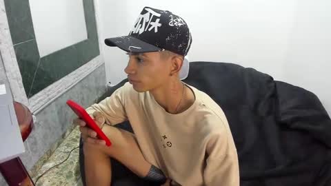 Snapshot of monkeyd_66 chatting on 02-16-25, 02:43 monkeyd_66 online show from 02-16-25, 02:43