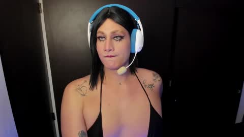 Snapshot of monojuan06 chatting on 02-07-25, 04:48 veronika ind online show from 02-07-25, 04:48