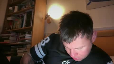 Snapshot of monster_d_ chatting on 10-04-25, 12:19 Monster D online show from 10-04-25, 12:19