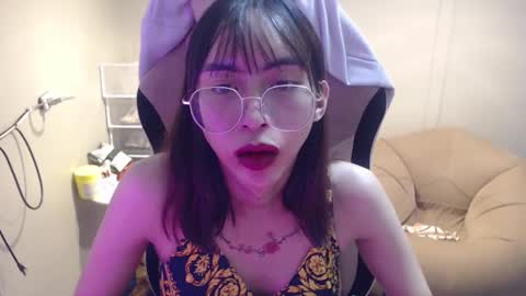 Snapshot of monstercockselfsuck chatting on 02-12-25, 01:48 ELYSE A SIMPLE GIRL online show from 02-12-25, 01:48