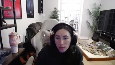 Lydia Mooney online show from 12-02-25, 01:00