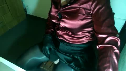 Snapshot of montero81 chatting on 09-10-25, 10:10 Sabrina online show from 09-10-25, 10:10