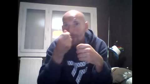 Snapshot of montmasse chatting on 04-20-26, 07:26 montmasse online show from 04-20-26, 07:26