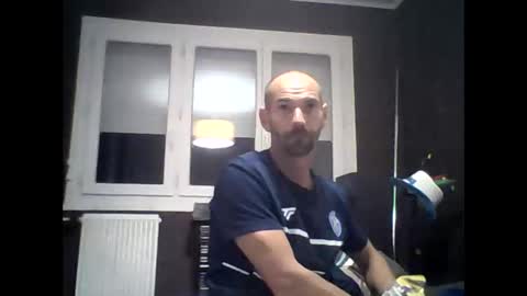 Snapshot of montmasse chatting on 05-17-26, 08:27 montmasse online show from 05-17-26, 08:27