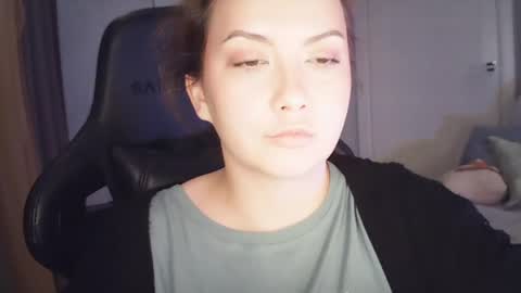 Snapshot of moodiemira chatting on 04-12-26, 08:47 moodiemira online show from 04-12-26, 08:47