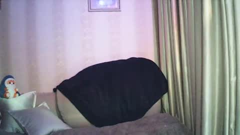 Snapshot of moodiemira chatting on 04-15-26, 08:20 moodiemira online show from 04-15-26, 08:20