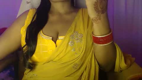 Snapshot of moody_maya chatting on 10-05-25, 10:13 Maya online show from 10-05-25, 10:13