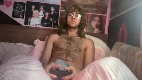 moon online show from 05-18-26, 02:12